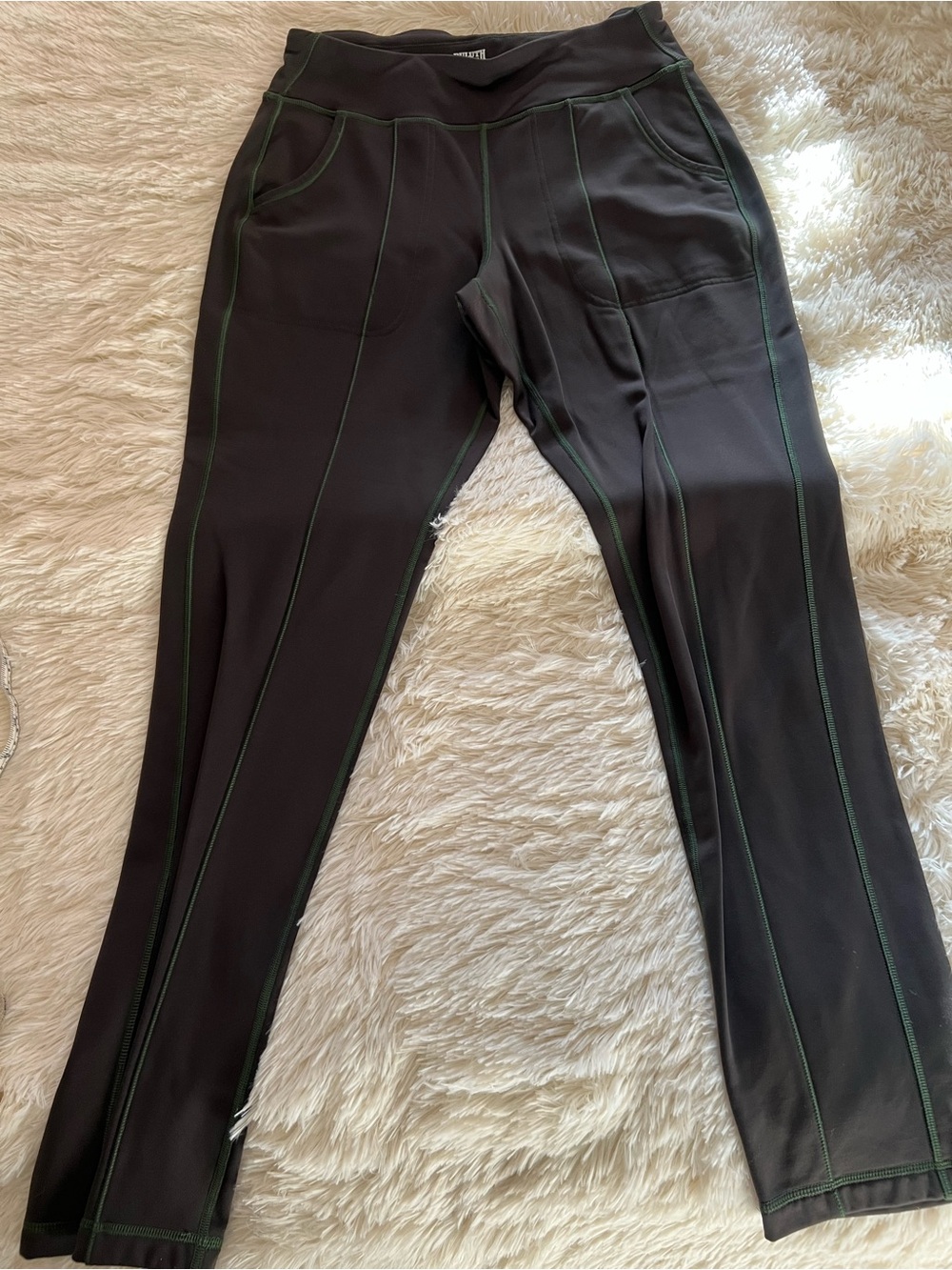 Duluth Trading Co Women’s slim leg Dark Green with green Topstitching pants